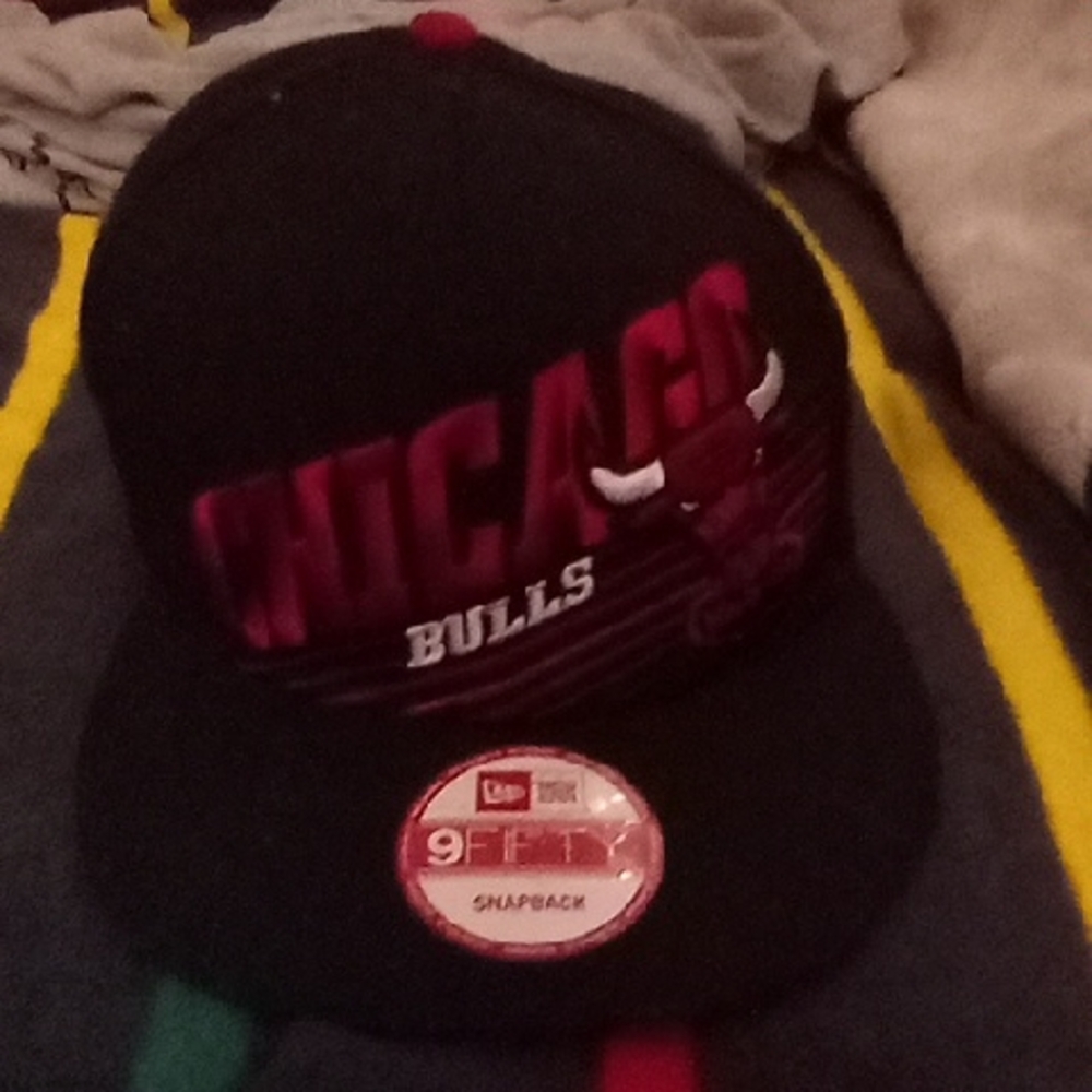 New Era Chicago Bulls Black and Red Cap